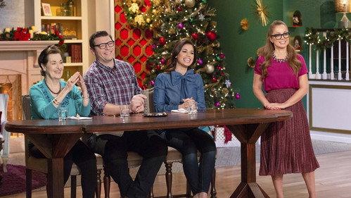 Holiday Gingerbread Showdown Season 1 Episode 3 - Santa's Most Incredible Workshop