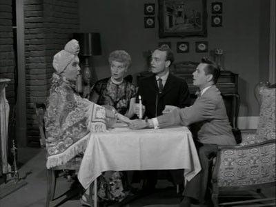 I Love Lucy Season 1 Episode 7 - The Séance