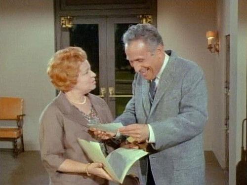 Hazel Season 3 Episode 6 - Piccolo Mondo