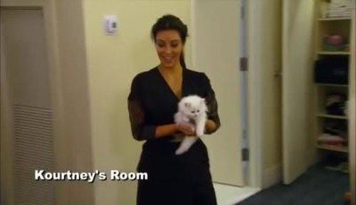 Kourtney and Khloé Take Miami Season 3 Episode 1 - Welcome Back to Miami