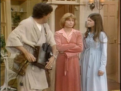 One Day at a Time Season 2 Episode 3 - The Runaways (3)