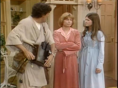 One Day at a Time Season 2 Episode 3 - The Runaways (3)