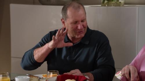 Modern Family Season 3 Episode 14 - Me? Jealous?