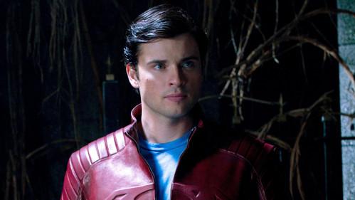 Smallville Season 10 Episode 14 - Masquerade