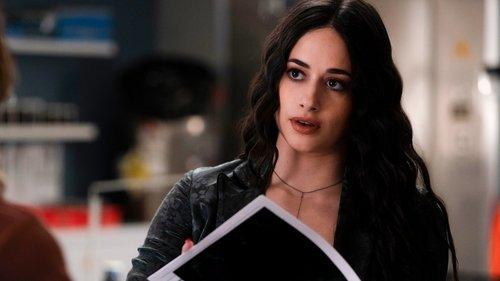 Roswell, New Mexico Season 4 Episode 1 - Steal My Sunshine