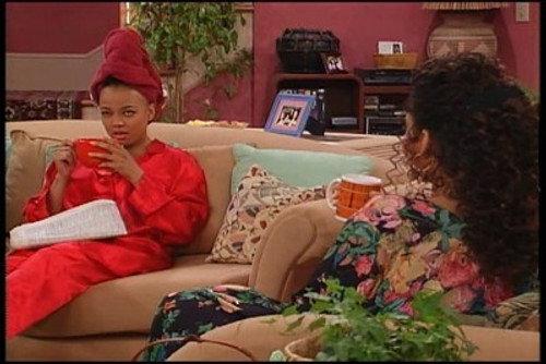 Living Single Season 1 Episode 24 - Love Is a Many Splintered Thing