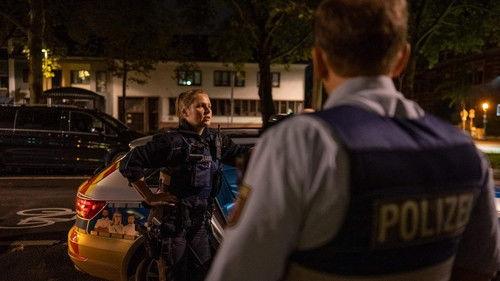 Night patrol Season 1 Episode 5 - Trouble outside the nightclub