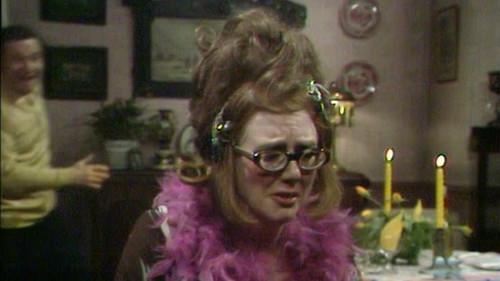 On the Buses Season 6 Episode 2 - Love Is What You Make It