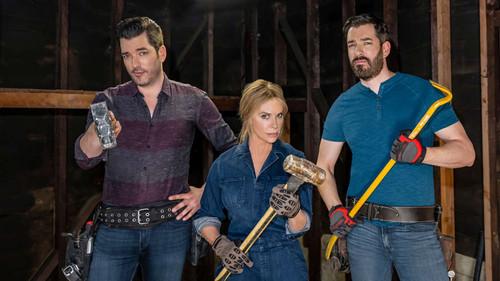 Background image for Cheryl Hines Gifts a Garage Makeover