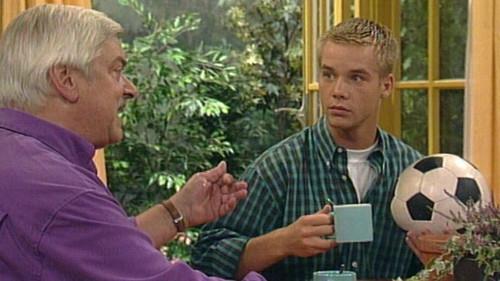 Oppassen!!! Season 6 Episode 8 - De laatste rebelse jongeling