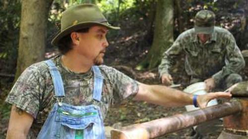 Moonshiners Season 7 Episode 10 - Skins in the Game