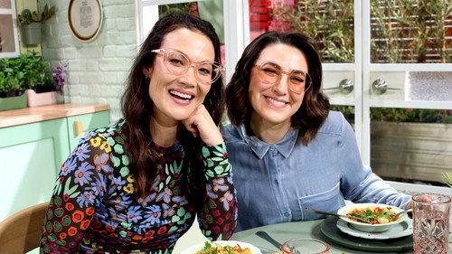 A Bite to Eat with Alice Season 1 Episode 10 - Lizzy Hoo