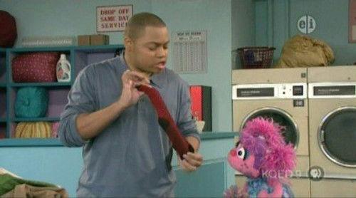 Sesame Street Season 39 Episode 3 - Sock Chaos at the Laundromat