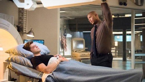Supergirl Season 3 Episode 16 - Of Two Minds