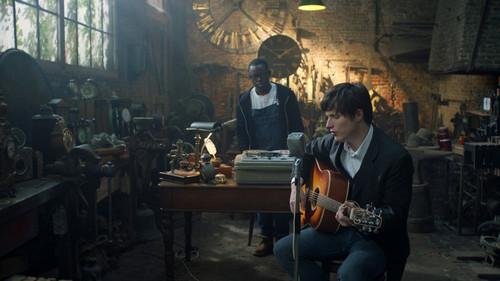 Find Me in Paris Season 2 Episode 21 - Flash Forward