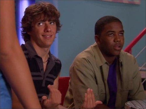 Zoey 101 Season 3 Episode 12 - The Radio