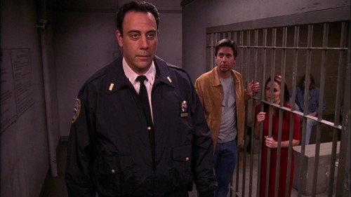 Everybody Loves Raymond Season 7 Episode 21 - The Shower