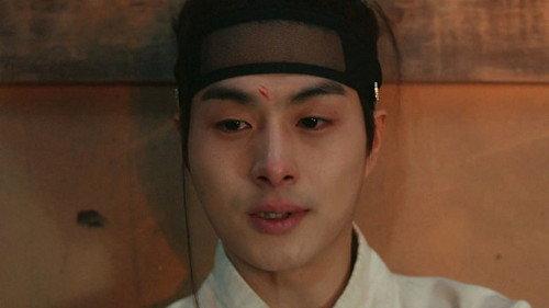 The Secret Romantic Guesthouse Season 1 Episode 17 - The Weight of a Crown