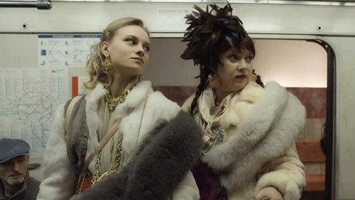 Two Broke Girls Season 1 Episode 4 - Olya in Margo's world