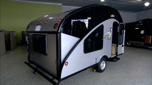 How It's Made Season 20 Episode 6 - Tissues, Travel Trailers, Slippers, Motorcycle Helmets