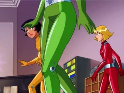 Totally Spies! Season 6 Episode 5 - Super Mega Dance Party Yo!
