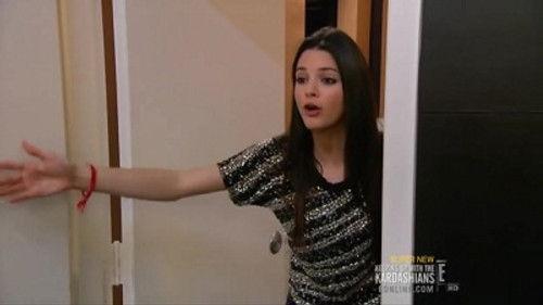 Keeping Up with the Kardashians Season 6 Episode 2 - Kim Becomes A Stage Mom