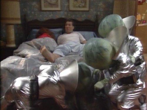 Married... with Children Season 5 Episode 7 - Married... with Aliens