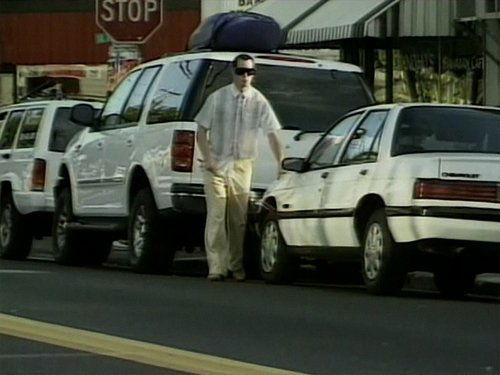 Jackass Season 1 Episode 2 - Blind Driver