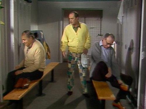 Newhart Season 1 Episode 22 - I Enjoy Being a Guy