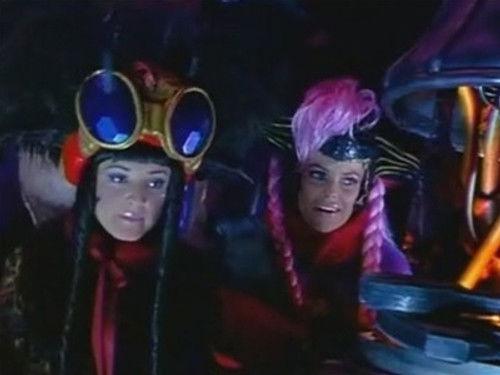 Power Rangers Season 11 Episode 9 - Return of Thunder (1)
