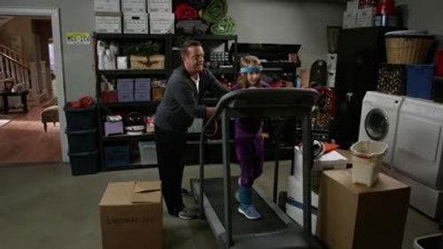 The Neighbors Season 2 Episode 4 - The One with Interspecies Friends