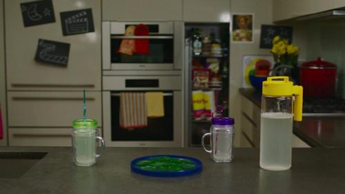 Creative Galaxy Season 2 Episode 15 - Arty's Outdoor Movie