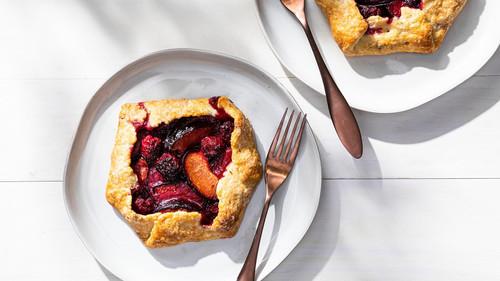 America's Test Kitchen Season 21 Episode 23 - Summer Dinner for Two