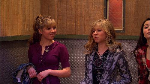 iCarly Season 2 Episode 23 - iTwins