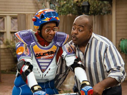 Family Matters Season 7 Episode 12 - Friendship Cycles