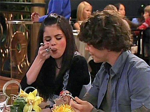 Wizards of Waverly Place Season 1 Episode 3 - I Almost Drowned in a Chocolate Fountain