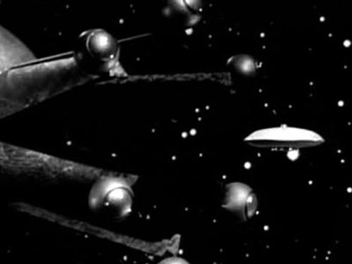 Lost in Space Season 1 Episode 2 - The Derelict