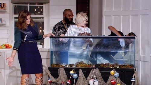 Martha & Snoop's Potluck Dinner Party Season 1 Episode 2 - Keep Your Claws Off Me