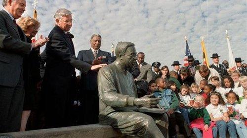 Brad Meltzer's Lost History Season 1 Episode 5 - Lee Harvey Oswald's Ring