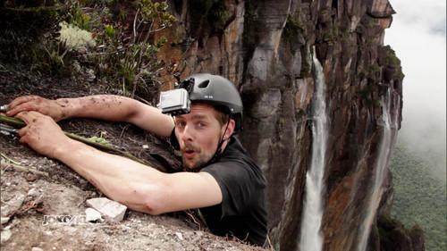 Das Duell um die Welt Season 3 Episode 3 - Episode 8: Yatzee with Cannibals and Selfies with Seamonsters