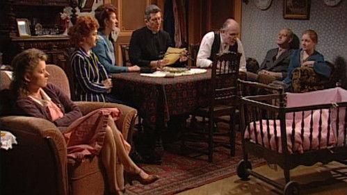 Lili and Marleen Season 3 Episode 1 - Top Hat