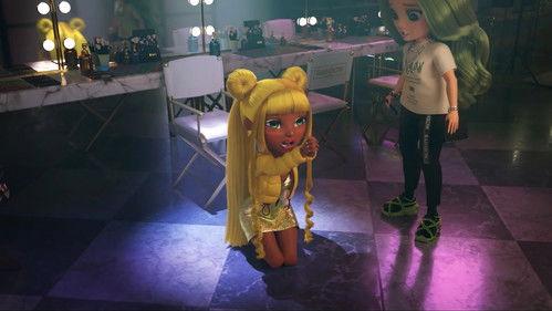 Rainbow High Season 1 Episode 16 - The Runway Run-Through Wreck