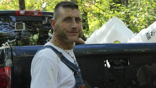 Moonshiners Season 7 Episode 8 - Stash and Grab
