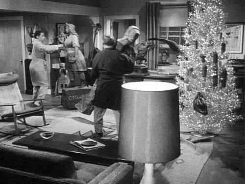 My Favorite Martian Season 2 Episode 1 - Dreaming Can Make It So