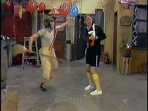 undefined Season 1 Episode 30 - El Patio Sucio Después de la Fiesta