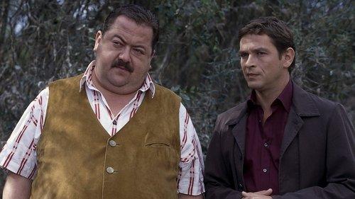 Die Rosenheim-Cops Season 5 Episode 17 - Mord am Fluss