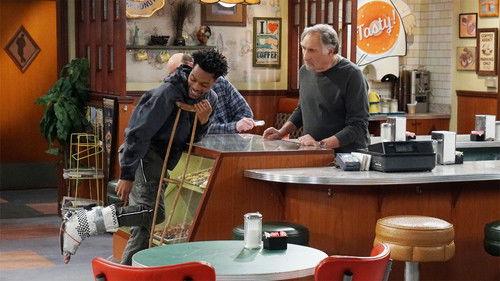 Superior Donuts Season 1 Episode 8 - Man Without a Health Plan