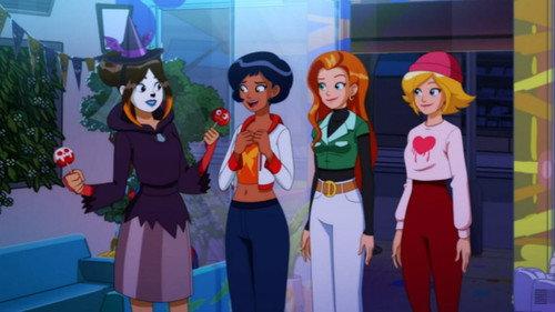 Totally Spies! Season 7 Episode 18 - Pumpkin Particle Peril