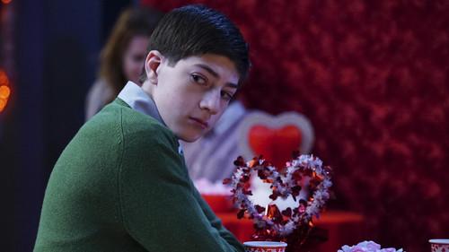 Speechless Season 1 Episode 14 - V-A-L-- VALENTINE'S D-A-- DAY