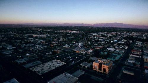 The Naked Truth Season 1 Episode 7 - Shadow Town